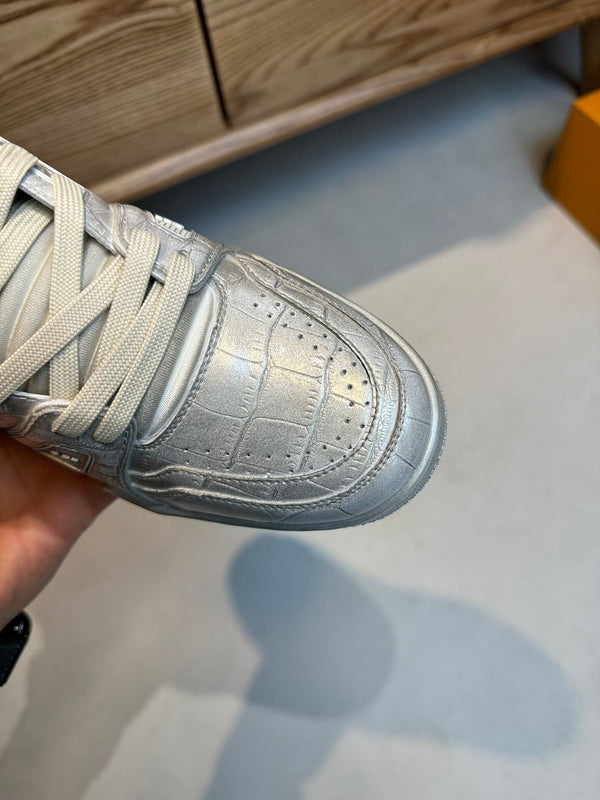 LV MEN'S LUXURY DESIGNER SPORTS SILVER SNEAKERS