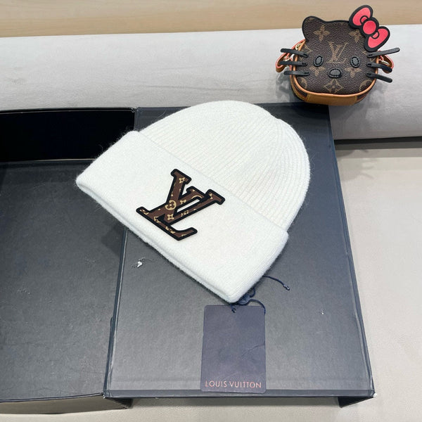 KNITTED BEANIE HAT IN WHITE FLEECE AND WOOL 426209
