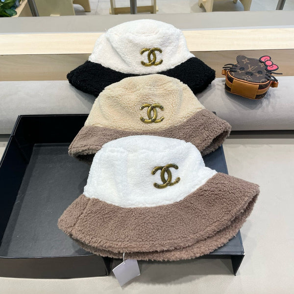 BUCKET HAT IN WHITE MIX MEDIUM BROWN LAMB WOOL 431622