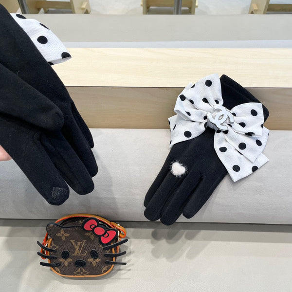 GLOVES IN BLACK MIX WHITE WOOL 454572