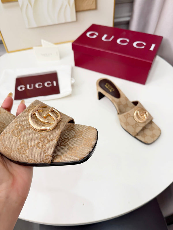 GG 2026 Early Spring Sandals Beige Canvas Sheepskin 688526