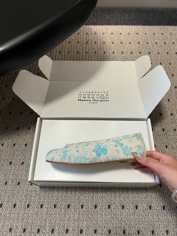 MM Tabi Ballet Flat Blue Floral Print Suede 803541