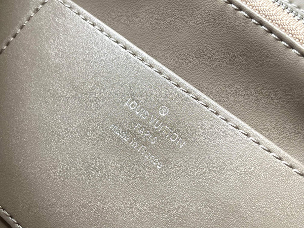 CAPUCINES SOUPLE GM 38 IN WHITE CANVAS AND TAUPE CALFSKIN TRIM