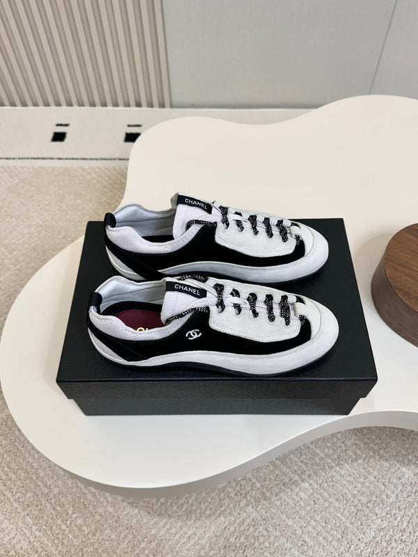 CC Métiers d’art 2026 Sneakers Black White Suede 859562