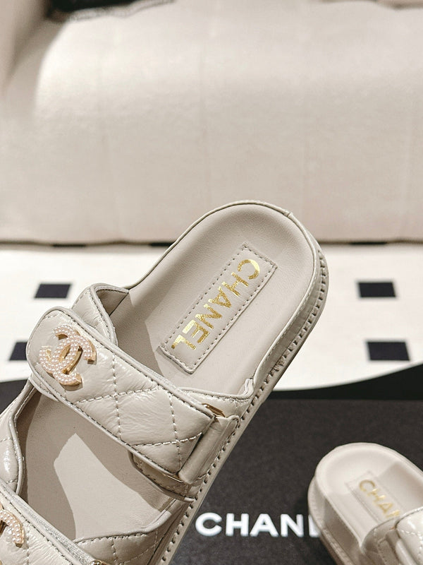 cc 25p logo with pearl mule sandal grey leather 237584