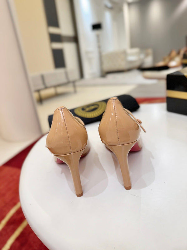 CL Pump 8.5cm Beige Patent Leather 825372