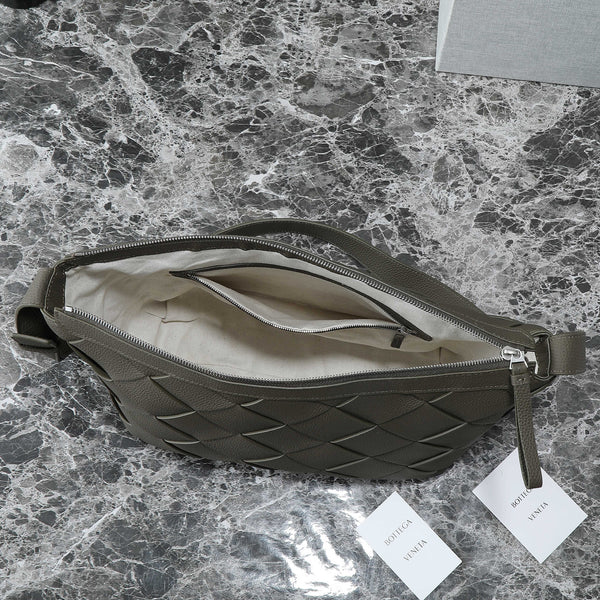 BV 25S DIAGO HOBO 39 IN VERY DEEP OLIVE GRAIN COWHIDE