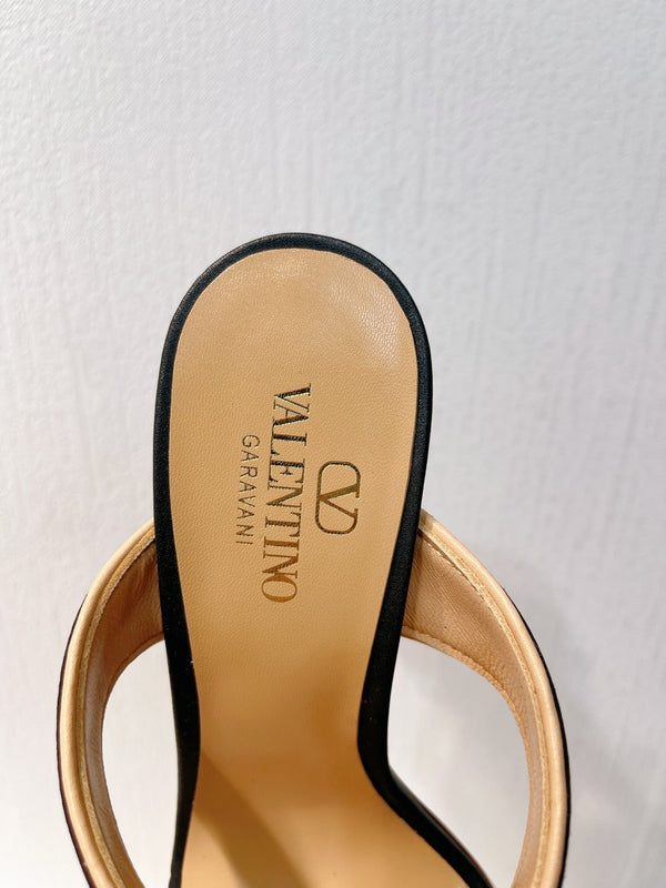 VT Heeled Sandal Black Cowhide 292885