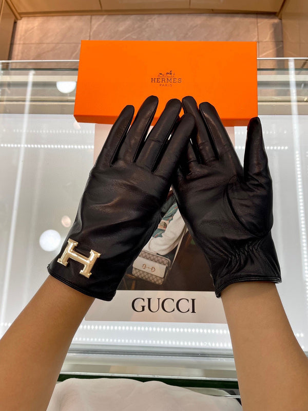TOUCHSCREEN GLOVES IN BLACK LAMBSKIN WITH CASHMERE LINING