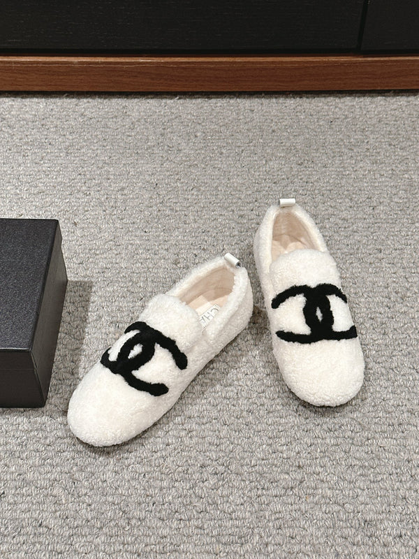 CC Loafers In White Fleece With White Logo