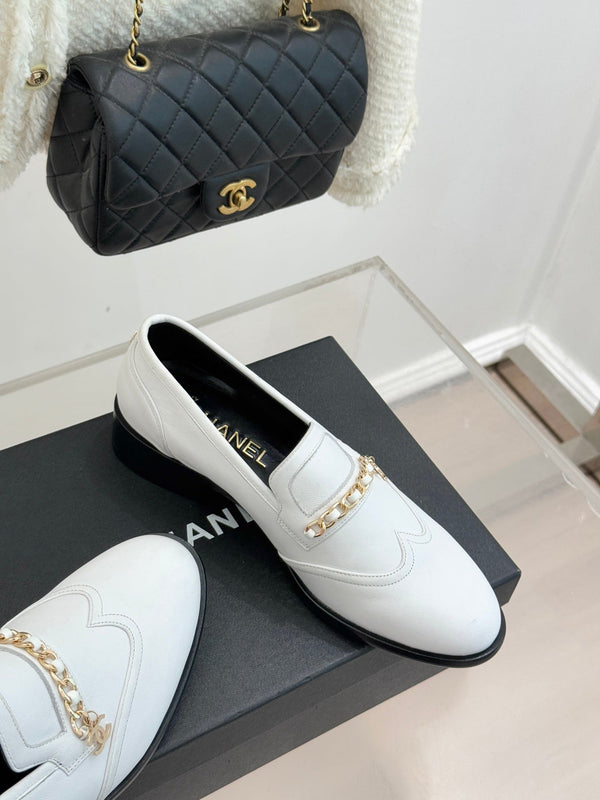 CC 25s Double C Buckle Loafers White Calfskin 557703