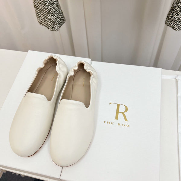 The Row Casa Ballet Flat White Grain Leather 832673