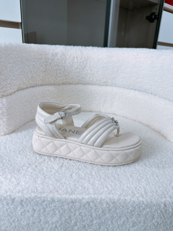 CC Sandals In White Lambskin 144530