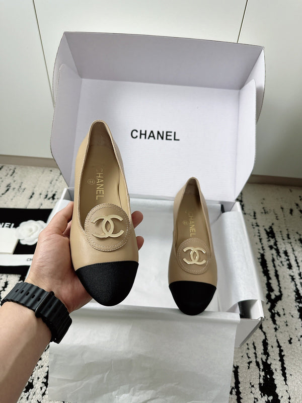 CC SS 2026 Pre Moccasin Black Beige Calfskin 628298