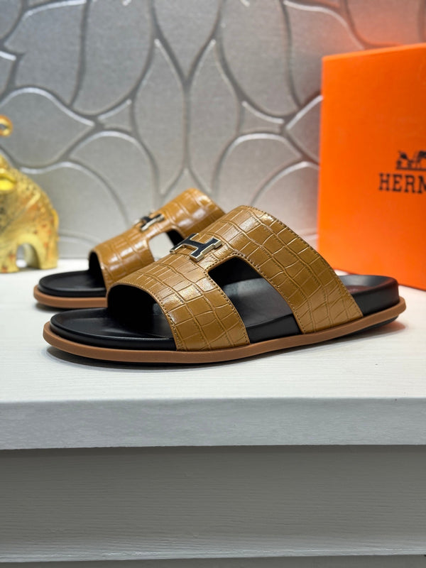 HM Oran H Slippers in Brown Cowhide 735236