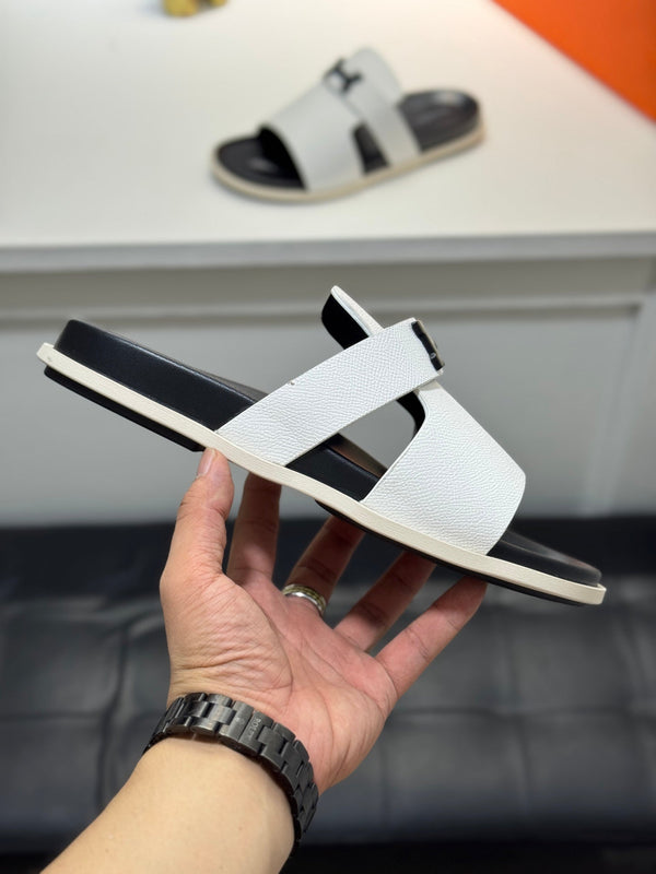 HM Oran H Noir Buckle Slippers in White Cowhide 735256