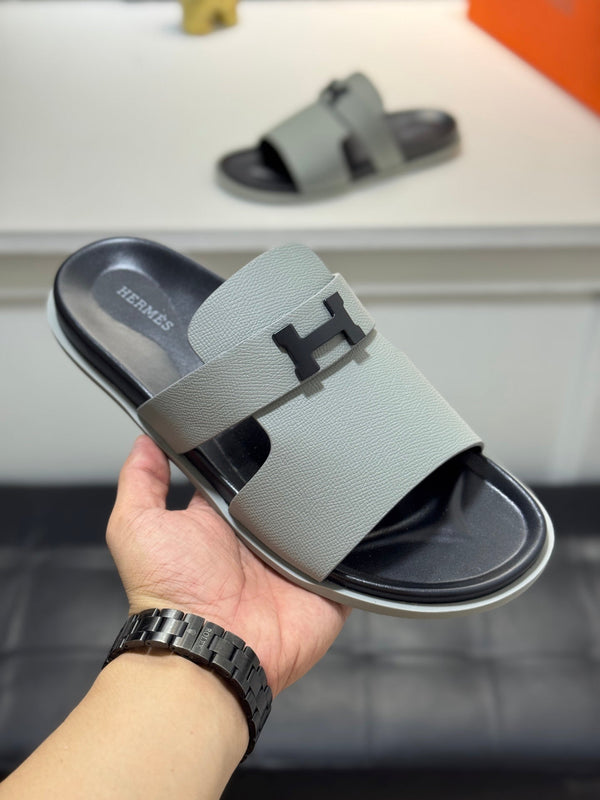 HM Oran H Noir Buckle Slippers in Light Gray Cowhide 735258