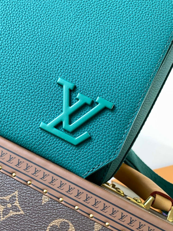 LV Takeoff Messenger 28cm EverGreen Cowhide