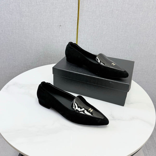 CC 26s Pointed Loafers Black Patent Leather 972783