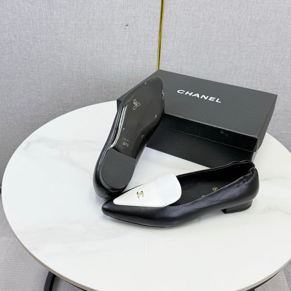 CC 26s Pointed Loafers Black White Sheepskin 972784