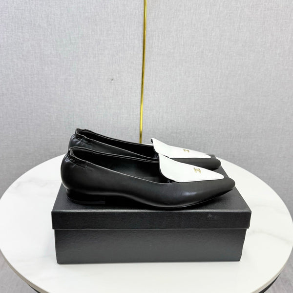 CC 26s Pointed Loafers Black White Sheepskin 972784