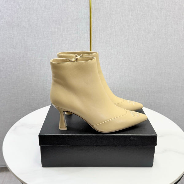 CC 26s Pointed-Toe Stiletto Ankle Boots Beige Cowhide 972793