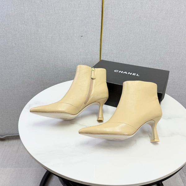 CC 26s Pointed-Toe Stiletto Ankle Boots Beige Cowhide 972793
