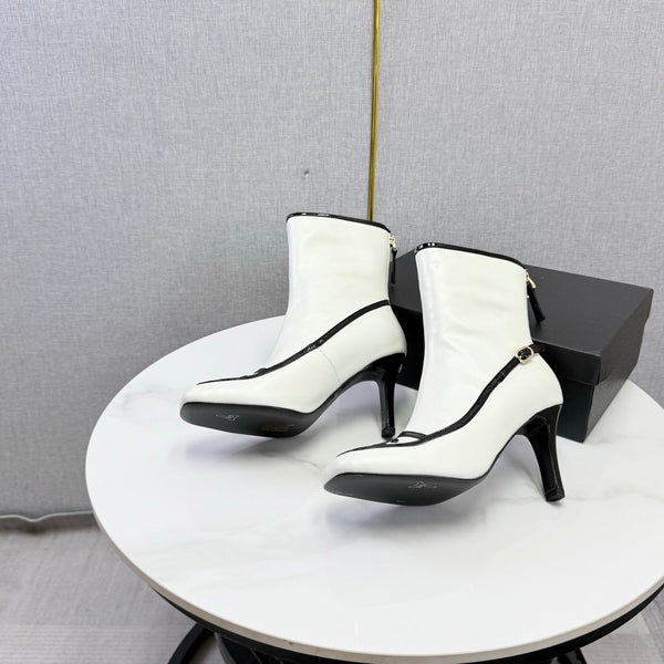 CC 26s Silhouette Ankle Boots White Black Sheepskin 972813