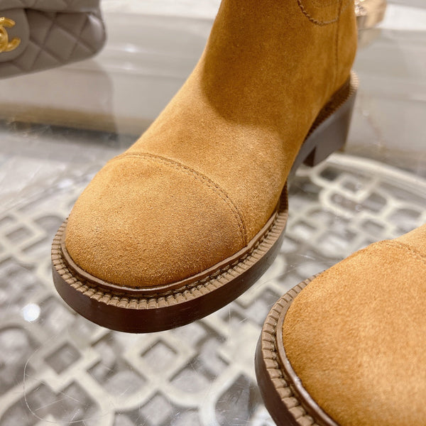 CC Ankle Boots 40mm Dark Yellow Suede