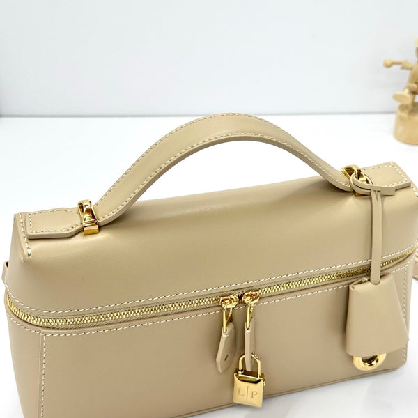 LP Extra Pouch L23 Light Milky Calfskin 282140