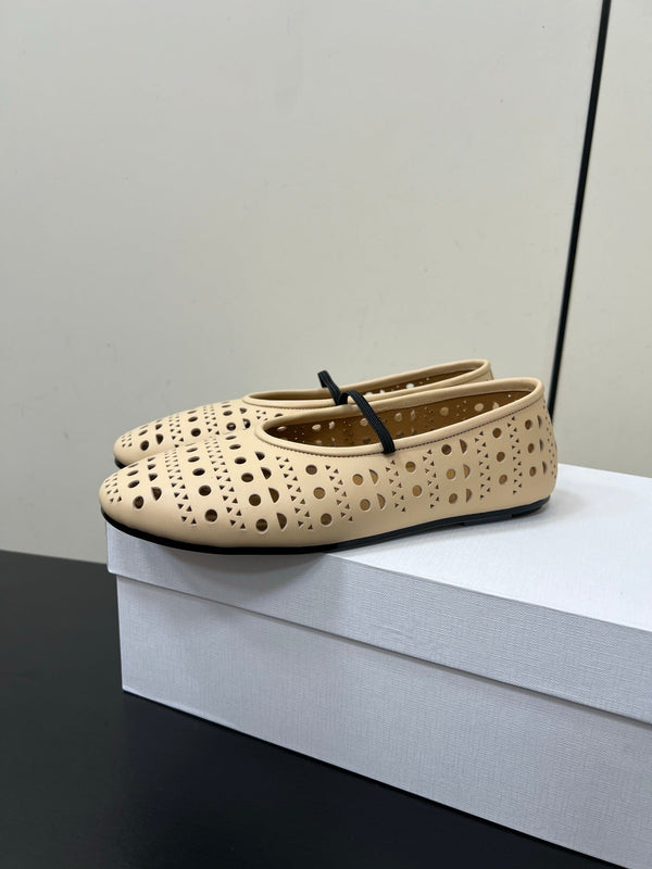 The Row Garden Mary Janes Flats Beige Calfskin 340032