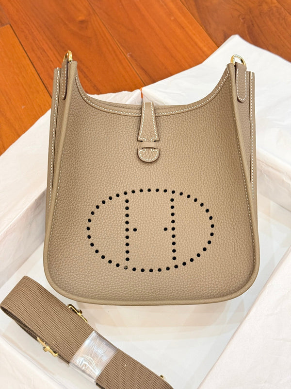 HM Evelyne 23cm Light Taupe Togo Leather 281206