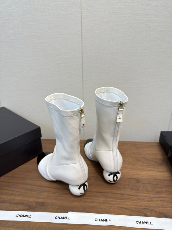 CC 25B Double C Giant Pearl Ankle Boots 50mm White Sheepskin 465703