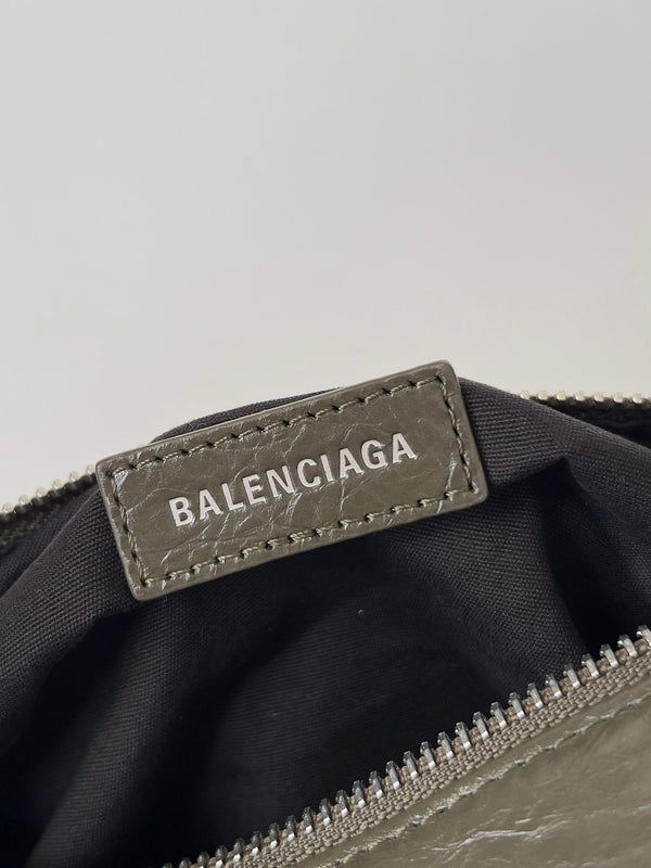 SUPERBUSY SLING BAG 35 IN KHAKI GREEN LAMBSKIN