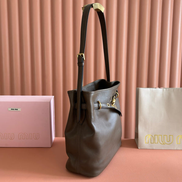 Miu 5BE101 Pouch Muted Brown Cowhide 285394
