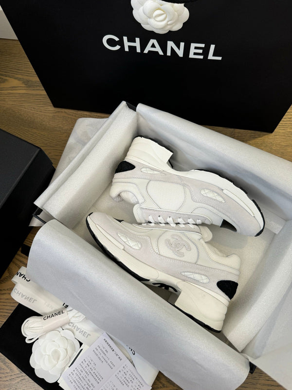 CC FW 25/26 Sneakers 40mm White Fabric Calfskin 500182