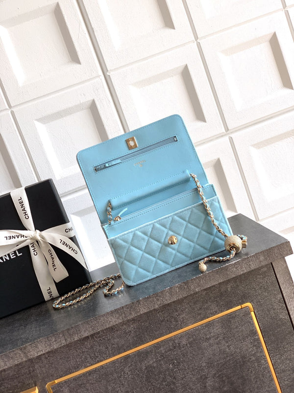 CC 26C Flap Bag 20 Light Blue Velvet