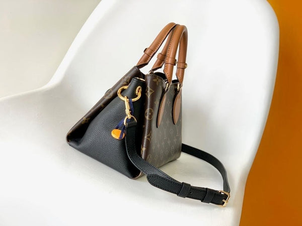 LV Opéra Handbag 26cm Monogram Canvas & Cowhide GHW