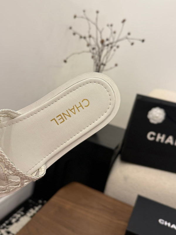 CC 26s Slippers White Leather 850326