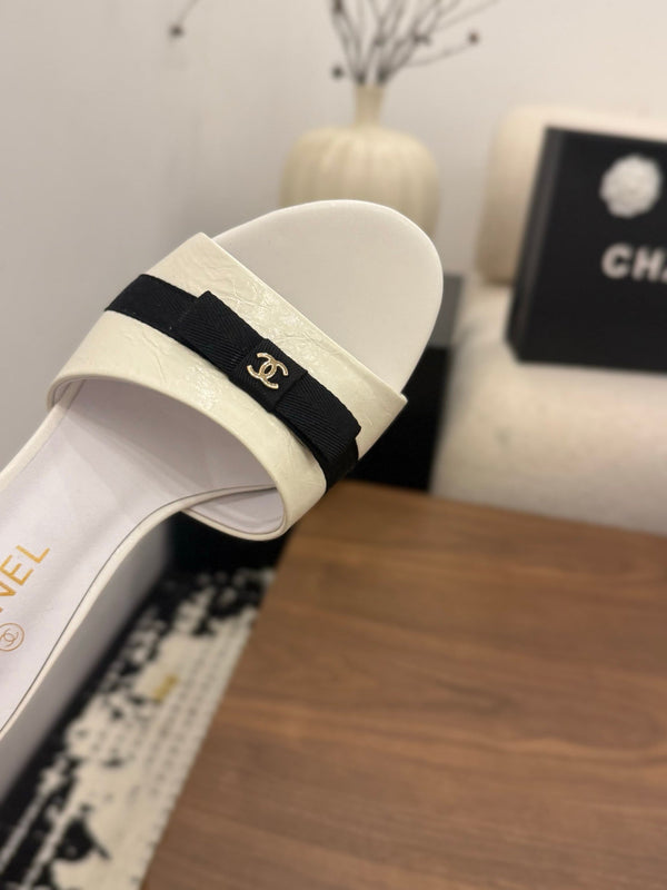 CC 26s High-Heeled Slippers 5cm Cream Leather 850461