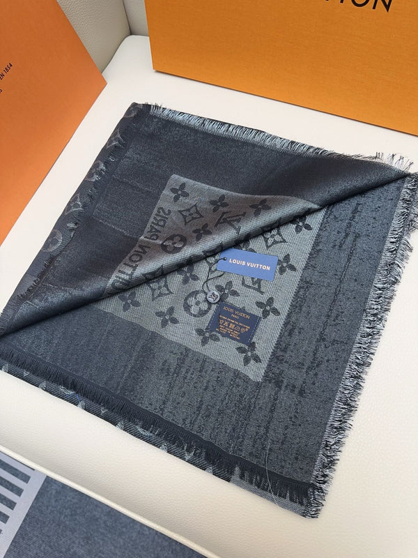 LV 25 Scarf 140CM Black Silk 293290