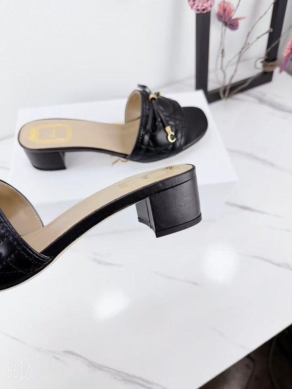 CD 26s Slippers Black Beige Cowhide 681587