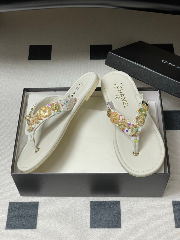 CC Spring-Summer 25P Thongs White Tweed anb Metal 247690