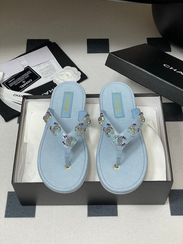 CC 25P Double C 5 Motifs Thongs Sandal Baby Blue Sheepskin 247696