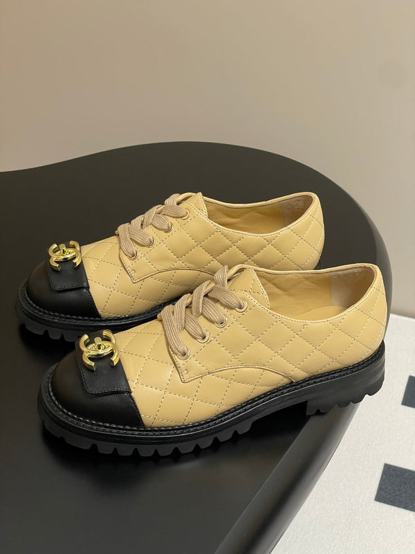 25K Double C Buckle Thick-Soled 25mm Loafer Beige Black Lambskin 247708