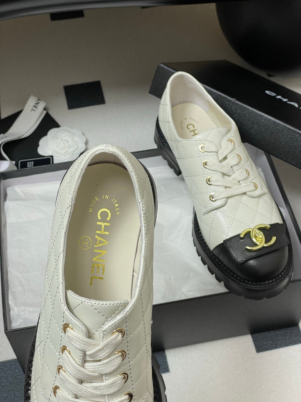 25K Double C Buckle Thick-Soled 25mm Loafer White Black Lambskin 247710