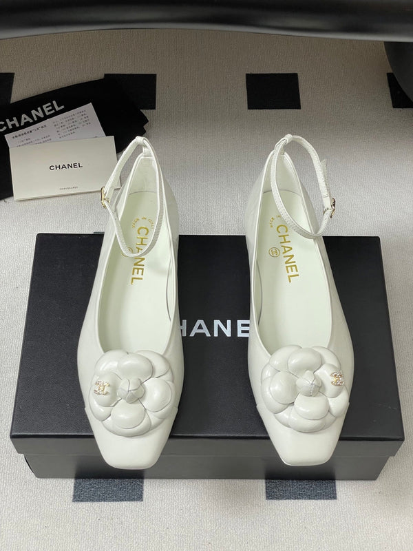 CC 25s Métiers d’art Ballet flats 10mm White Cowhide 413308