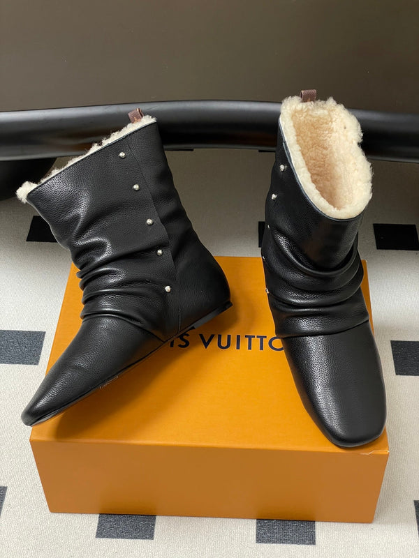 LV 25Fw Nomad Slip-on Ankle Boots Flat Black Grain Leather Wool-lined 534594 .
