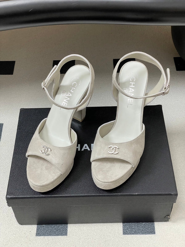 CC 26SS Platform Sandals 120mm Light Gray Double C Sheepskin Suede 632573