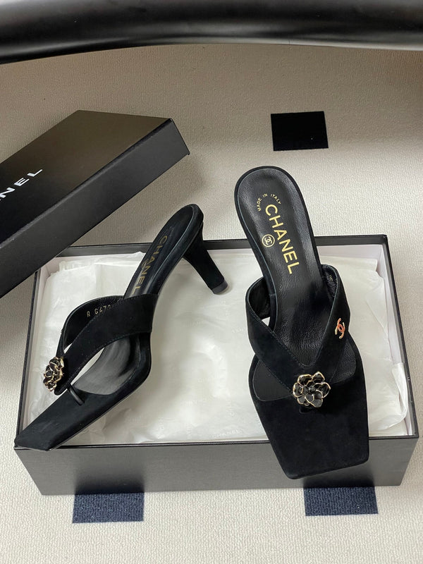 CC 26s Camellia High-Heeled Sandals Square Toe 6cm Black Suede 834731